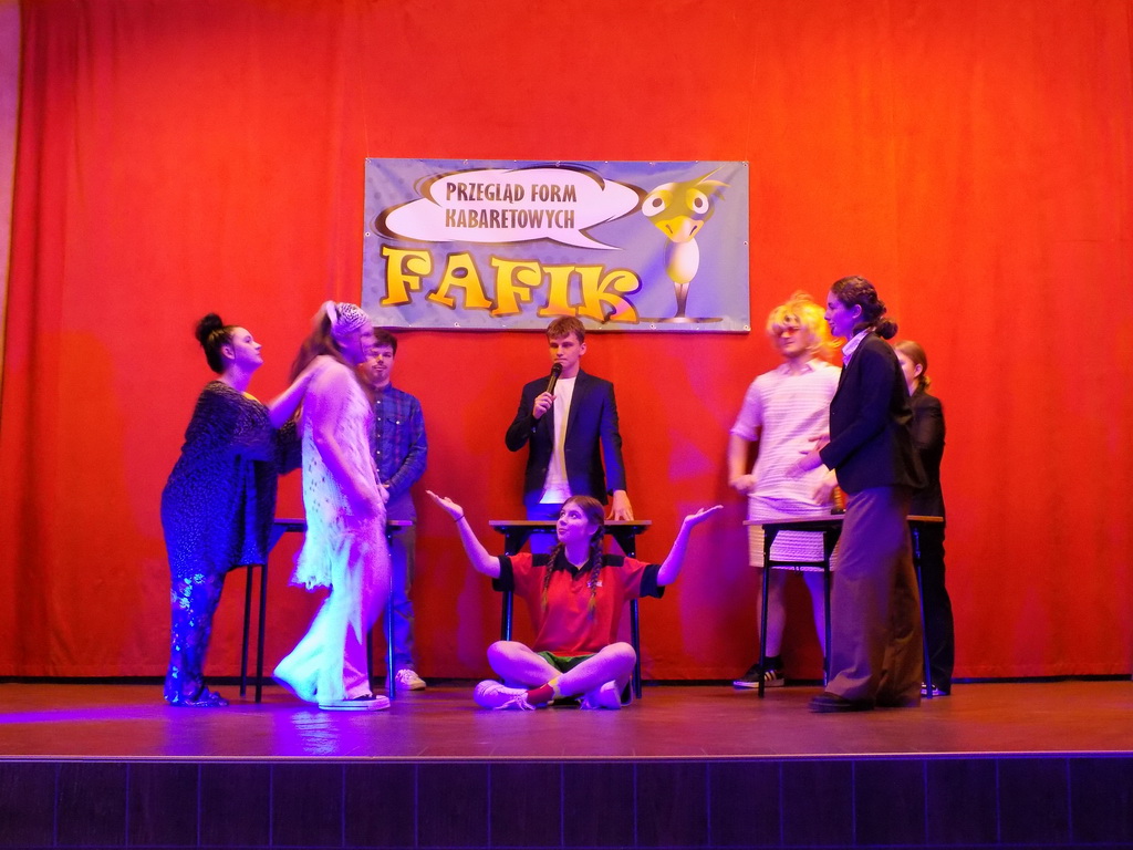 Zdjęcie Fafik 2024 (3)8e44fb1b-6d7c-48e2-b767-6222d426432e.jpg w galerii XXIV edycja Przeglądu Form Kabaretowych FAFIK